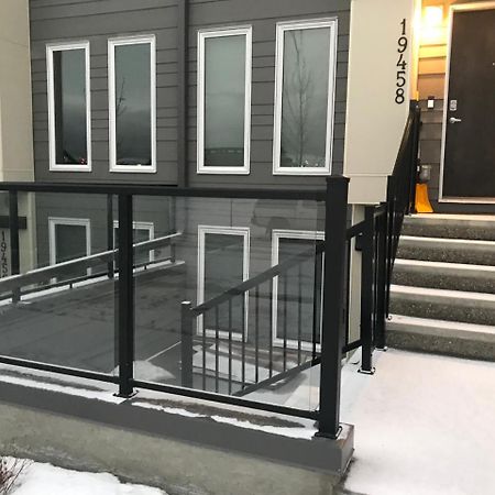 Home Sweet Condo Calgary Bagian luar foto