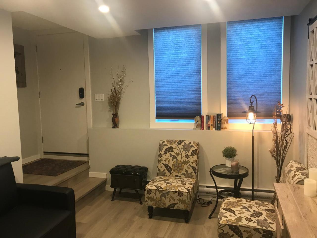 Home Sweet Condo Calgary Bagian luar foto